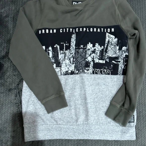 Sweatshirt - Picture 3 of 3